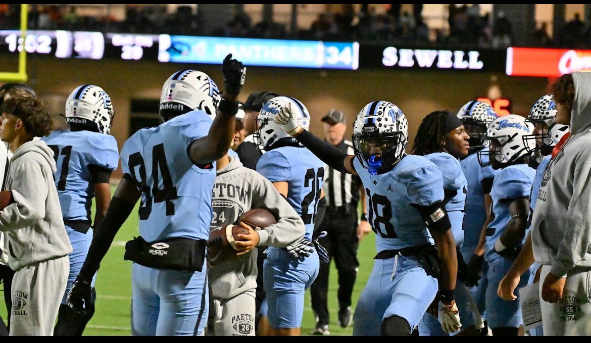 TyWashingtonn's tweet photo. I just wanna say thank thanks to @PaetowFootball for choosing me to be on this squad full of people I call family, we had a lot of good and bad moments this and I wouldn’t want to spend with anyone else ,and I would like to thank @CoachEdwardsIam for teaching,mentoring me https://t.co/ELgiEWAdpA