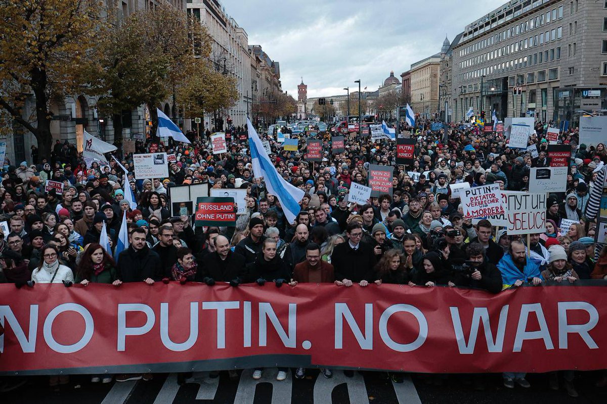 officejjsmart's tweet image. “No Putin. No war.”

Today in Berlin, Germany 🇩🇪.