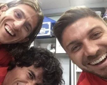 Lemos_Santos's tweet photo. Sobre o Wesley.

Guilherme Siqueira ex jogador do Atlético de Madrid falou sobre o desempenho do Wesley.

Guilherme é um dos representantes do Wesley ao lado do ex jogador e ídolo do Flamengo Sávio.

Inclusive ele cedeu a camisa 03 para Filipe Luís.

#Flamengo #CRF @1MauroSantAnna