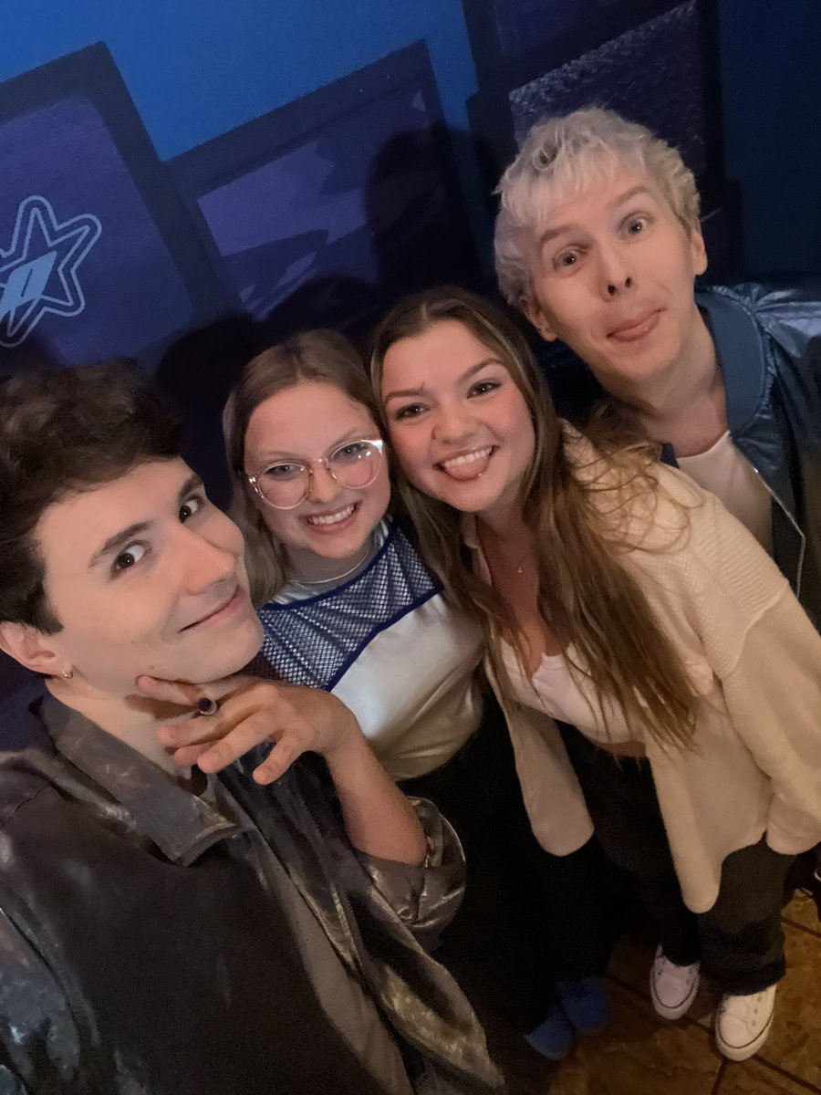 miranda ✧ 🚌 tweet media