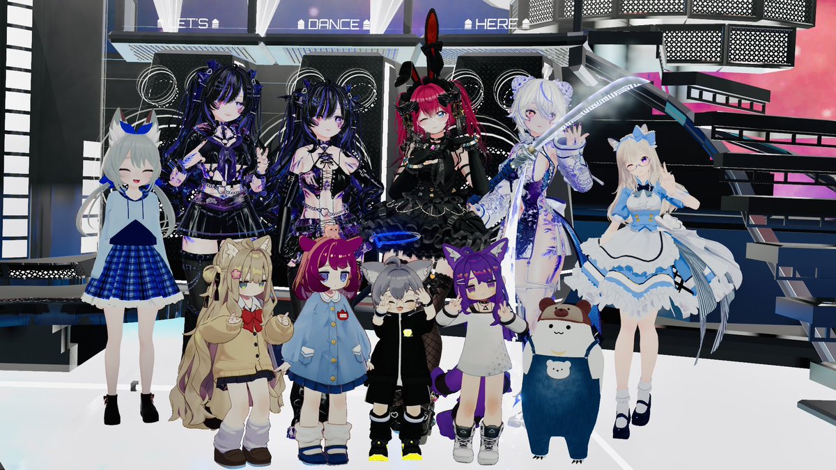 mujip's tweet photo. 昨日は #xrshowcase へのご来場ありがとうございました!
今回、会場案内をお手伝いさせて頂きました。
演者、音楽、照明、演出etc…
スタッフ、来場者の皆さんが一丸となってとても素敵なライブで楽しい時間になりました✨
これは終演後のスタッフ集合写真📷 https://t.co/uCKIf7nmQD