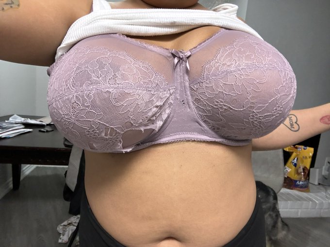 Watch ⏰ B̶U̶N̶N̶Y̶ 🐇's leaked NSFW photo on TwXstars