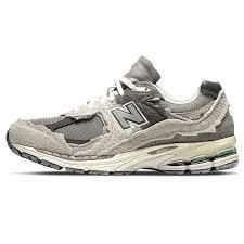 Sneaquest's tweet photo. The New Balance 2002R "Protection Pack" reimagined tough fashion with its worn-in look and top-notch comfort. Who else was a fan of these? 🔥 #NewBalance2002R #ProtectionPack #SneaQuest #nike #jordans #nba https://t.co/63BX6F9Lki