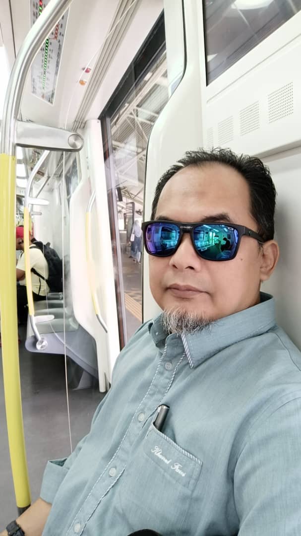 Sahabat, 

Hari ini adalah kesempatan yang tidak akan datang kembali. Mungkin sudah terasa untuk menyerah kalah tetapi ingatlah tujuan asal anda memulakannya dahulu. Justeru memanfaatkannya sebaik mungkin untuk mendekatkan diri pada impian yang anda harapkan.

KFAK