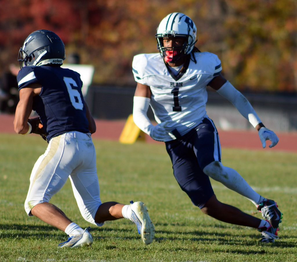 CoachPA1's tweet image. PTL! Next stop Pitt U! @jujuandersonn Like only God can bless here is Ju on his last points for HS football. Block punt &amp;amp; Recovery..he didn’t even angle on the toe…he just used vertical max! #TheJuJuEffect #EdgeRusher #TheRiseofSkyWalker