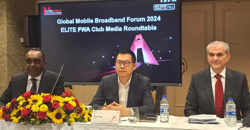 Huawei_ME's tweet photo. At the #HWMBBF 2024 roundtable, industry leaders from the SAMENA Telecommunications Council and #Huawei explored how #5GAdvanced and Fixed Wireless Access (FWA) tech can transform connectivity &amp; accelerate digital transformation in the Middle East. #HuaweiFacts #InnovateForImpact