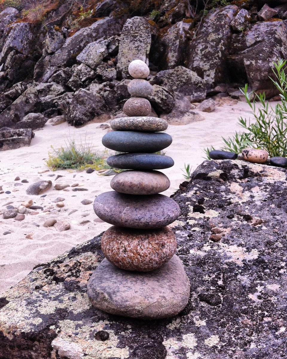 lucoraco's tweet photo. Whatever you do, wherever you are, I pray that you find balance.

Goodnight https://t.co/ly1sLbNUP7