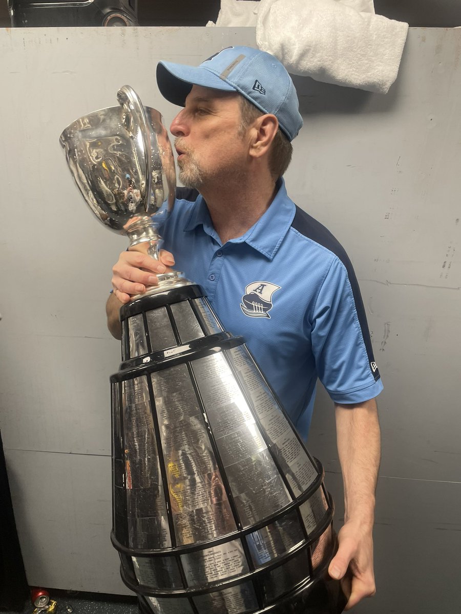 Mike Hogan🇨🇦 tweet media