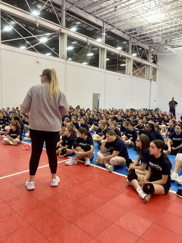 RockCityECV's tweet photo. CLUB KICK OFF WAS A SUCCESS! ⭐️
What a FUN day of new skills, whole athlete training, recruiting, media content, and team bonding.
We cannot thank our players, coaches, and staff enough for such a great day! 💙
#RockCityEastsideClevelandVolleyball #RCECV #CreatingCommunity https://t.co/QjgydNPOvh