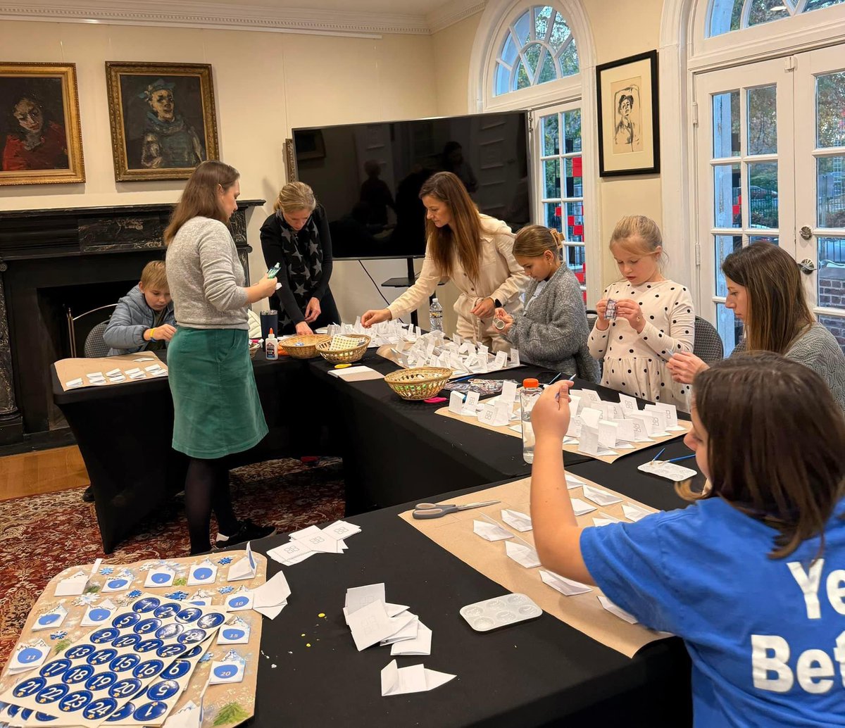 OMarkarova's tweet photo. Today at #UkraineHouse, celebrating Advent, praying for the people of Ukraine and America, preparing Advent calendars and starting counting days in anticipation of Christmas! 🇺🇦✝️🇺🇸 https://t.co/pRac5Ngr9k