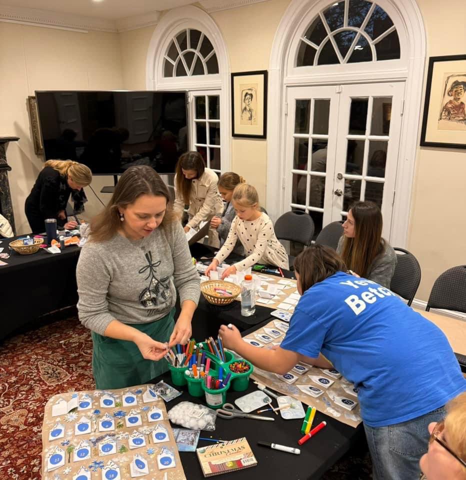 OMarkarova's tweet photo. Today at #UkraineHouse, celebrating Advent, praying for the people of Ukraine and America, preparing Advent calendars and starting counting days in anticipation of Christmas! 🇺🇦✝️🇺🇸 https://t.co/pRac5Ngr9k