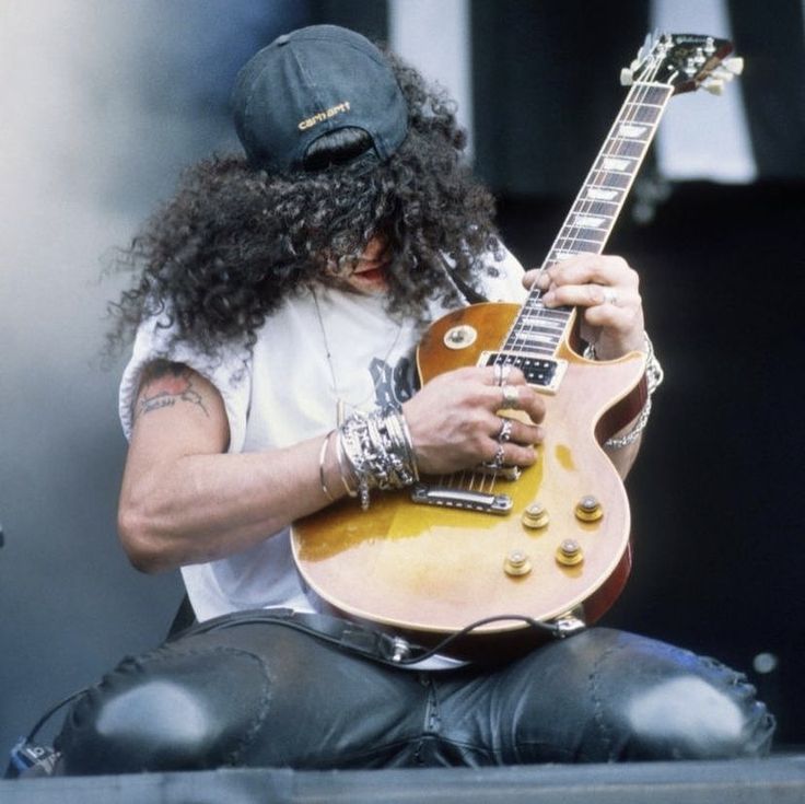 slashworldarg's tweet photo. Slash's Snakepit live en el festival Pinkpop en el año 1995.
🤘🎩🌎
#slash #slashsnakepit #snakepit #pinkpop @Slash https://t.co/5dAY4V9URH