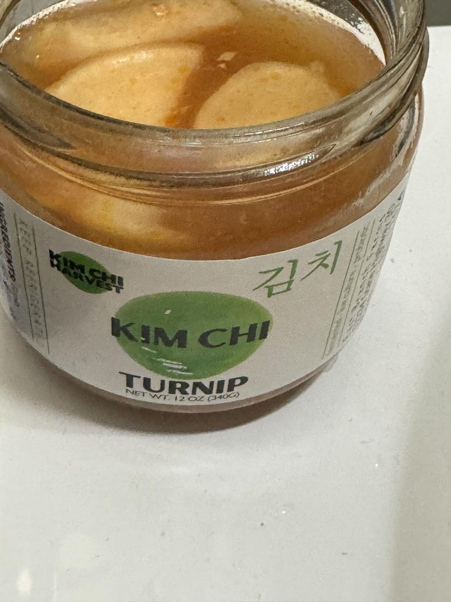 paulinepark's tweet image. I got this jar of turnip kimchi from the kimchi lady in Union Square last week; turnips are loaded with vitamins &amp;amp; minerals, so I guess I shouldn&apos;t look a gift tuber in the mouth 🥬 🇰🇷 #Rüben #neper #rovor #navets #nabos 순무 #김
webmd.com/diet/benefits-…
indifferentlanguages.com/words/turnip