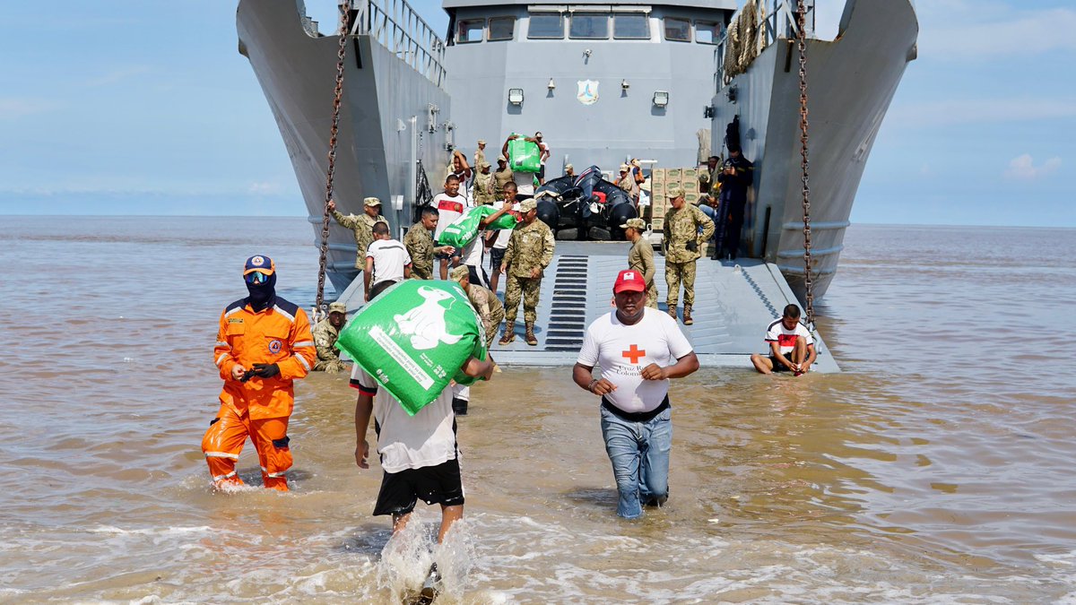 #MisionAkalii>Ja | Patas, Pelos y Señales se une a la misión humanitaria Akalii>ja. No nos olvidamos de quienes también forman parte de nuestras familias: nuestros perrunos. 🐾 <a href="/saradazam/">Sara R. Daza Maestre</a>