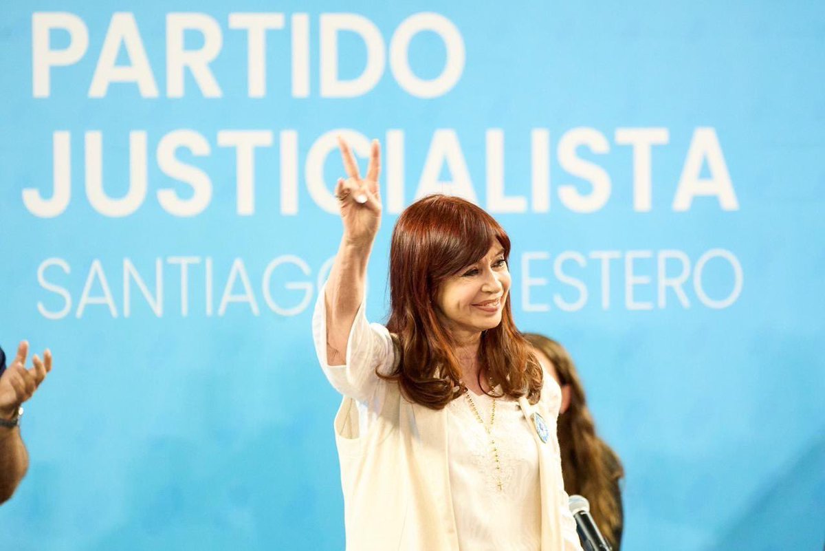 DamianSelci's tweet photo. Feliz día, Cristina. https://t.co/MzZsrUNO64