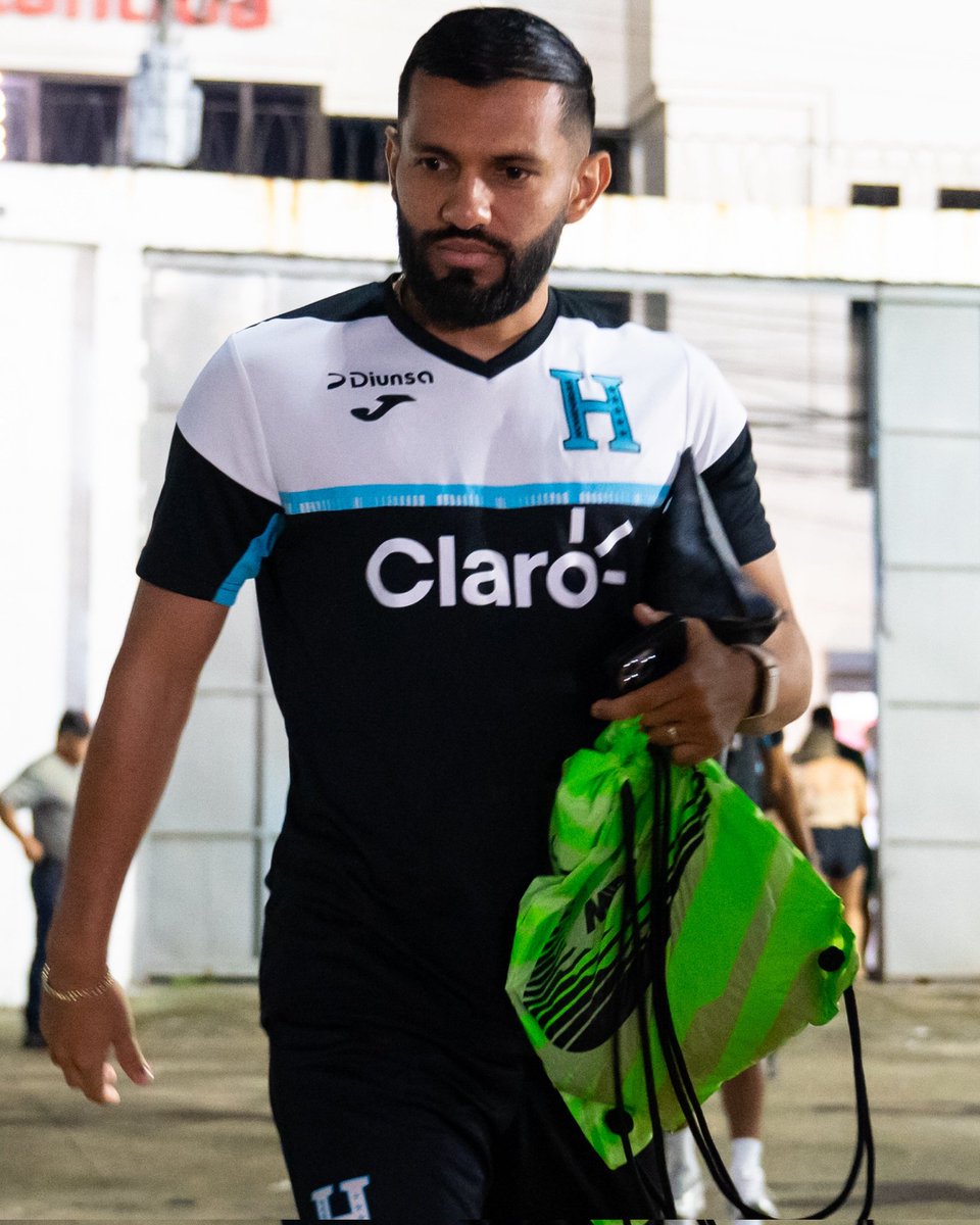 FFH_Honduras's tweet photo. ¡La H ya está en el Morazán! 💪⚽️
Nuestra Selección Nacional 🇭🇳 se prepara con todo para enfrentar a México este 19 de noviembre en Toluca. 🔥🏟️ ¡Unidos por la victoria!
#LaHSeHacePresente #ModoCatracho #HondurasEsPasión https://t.co/OtP21VsJY5