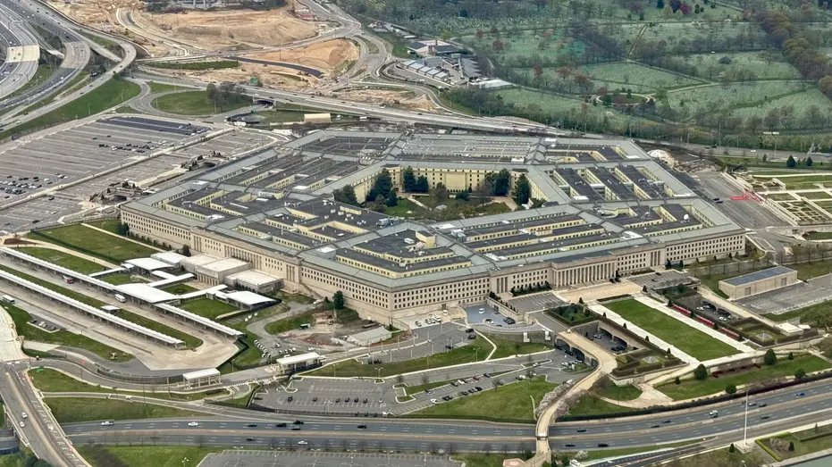MarioNawfal's tweet photo. 🇺🇸 PENTAGON FAILS AUDIT AGAIN, CAN'T TRACK $824B AS ELON TAKES AIM AT WASTE

For the 7th straight year, the Pentagon can't fully account for its massive $824 billion budget - news that comes as Elon and Vivek prepare to tackle government waste through Trump's new Department of Government Efficiency(DOGE).

Despite failing to achieve a clean audit of over half its departments, Pentagon officials claim they've "turned a corner." 

Comptroller McCord argues it's not a failure since "about half" got clean opinions - "if someone had a report card that is half good and half not good, I don't know that you call the student a failure."

The Pentagon aims for a clean audit by 2028.

Source: Fox News