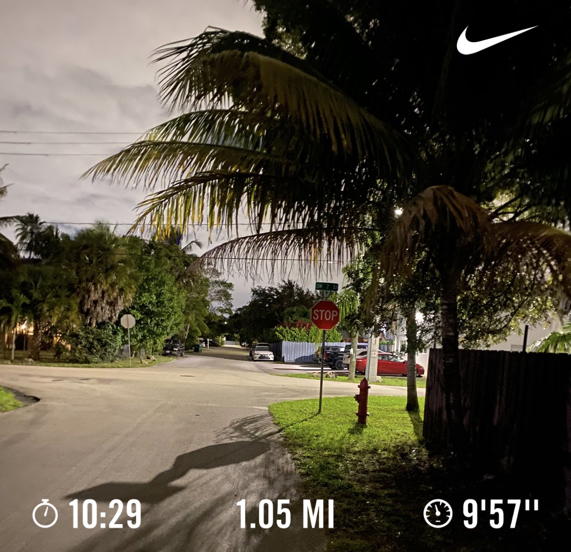 bjones26_2's tweet photo. 1.05 miles for Sunday night #twoaday #nikerunclub #nikerunning #mileaday #saunafreaks https://t.co/lc9RMM3jXA