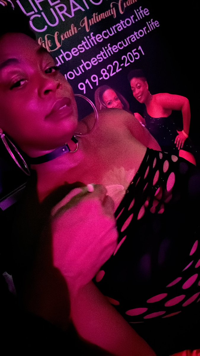 SweetVision69's tweet image. Smooches 💋