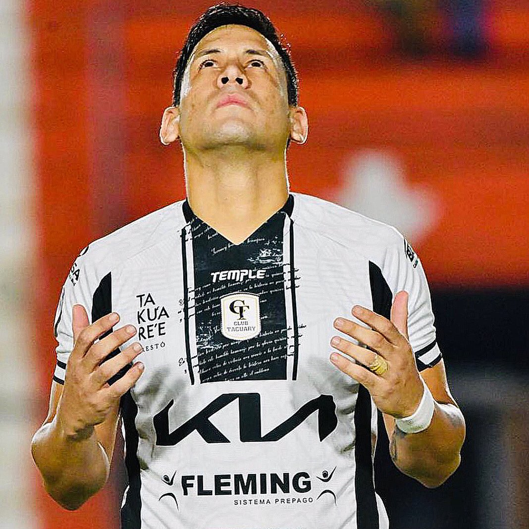 FutbolPyo_'s tweet photo. 𝗠𝗮𝗿𝗰𝗲𝗹𝗼 𝗣𝗮𝗿𝗲𝗱𝗲𝘀 vs Nacional: 
⭐️ 1ro en Toques (50) 
⭐️ 1ro en Pases Precisos (29/35) 
⭐️ 1ro en Duelos Terrestres (6/10) 
⭐️ 1ro en Duelos Aéreos (5/6) 
⭐️ 1ro en Entradas (4) https://t.co/aovfMkU0d7