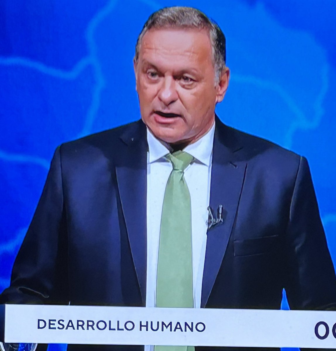 #DebateUy #ElPróximoPresidente #ElUruguayEnBuenasManos <a href="/AlvaroDelgadoUy/">Alvaro Delgado</a> 🇺🇾