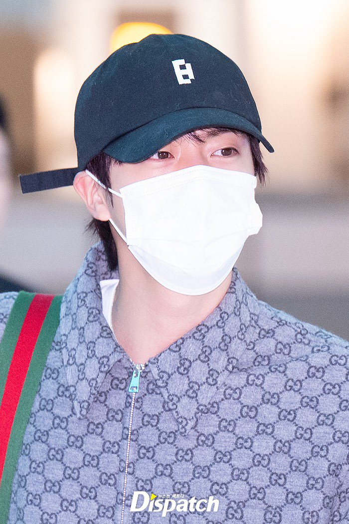 jinnieslamp's tweet photo. 241118 Kim Seokjin at the ICN Airport departure 🇺🇸 

1 https://t.co/JONim5cR1i
2 https://t.co/VJZwJcKqpU
3 https://t.co/9vgGHgXn5r

HAVE A SAFE FLIGHT JIN https://t.co/60Mi402pRy