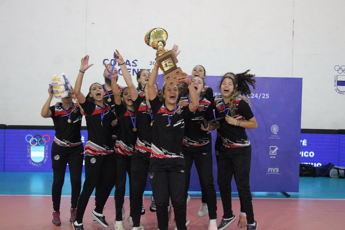 Voley_FeVA's tweet photo. Copa Sub 16 🏐: Once Unidos y Olimpia, campeones en Chapadmalal 🙌

🏆 Femenino
🥇 Olimpia
🥈 M. Chiquita
🥉 River

🏆Masculino
🥇 O. Unidos
🥈 Sonder
🥉 Ciudad

🔗https://t.co/f7QkAOjwKn https://t.co/uZ5IV5M4Wq