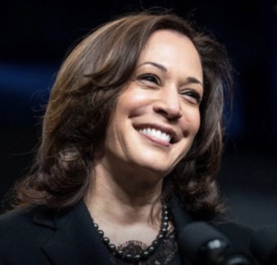 I will never regret voting for her! 

Who is with me? 🖐️