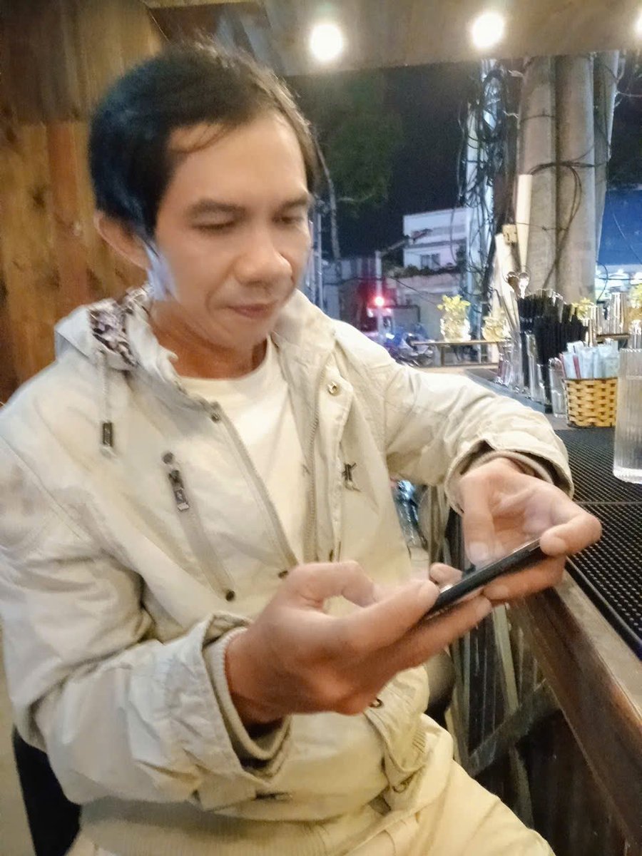 Mình xin đính chính lại chính mình 
Mình là đàn ông nha các bác, chú, cô ,dì, cháu ,em nhá