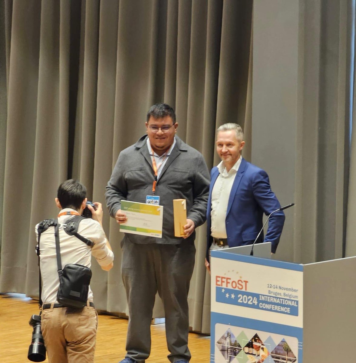 SEC_ETH's tweet image. Byron Pérez, PhD researcher under the Urban Microalgae-Based Protein Production project led by SEC, was awarded First Place in the GNT Young Scientist #Award 2024 at the 38th EFFoST International Conference in Bruges, #Belgium!