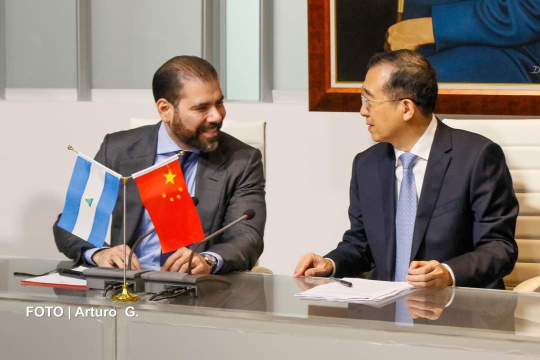 Representantes de instituciones y del Buen Gobierno Sandinista sostuvieron el día de hoy encuentro con miembros de la delegación china que participarán en la XVII Cumbre Empresarial China-Latinoamérica y el Caribe.

#Nicaragua
#China
#LaPatriaLaRevolucion