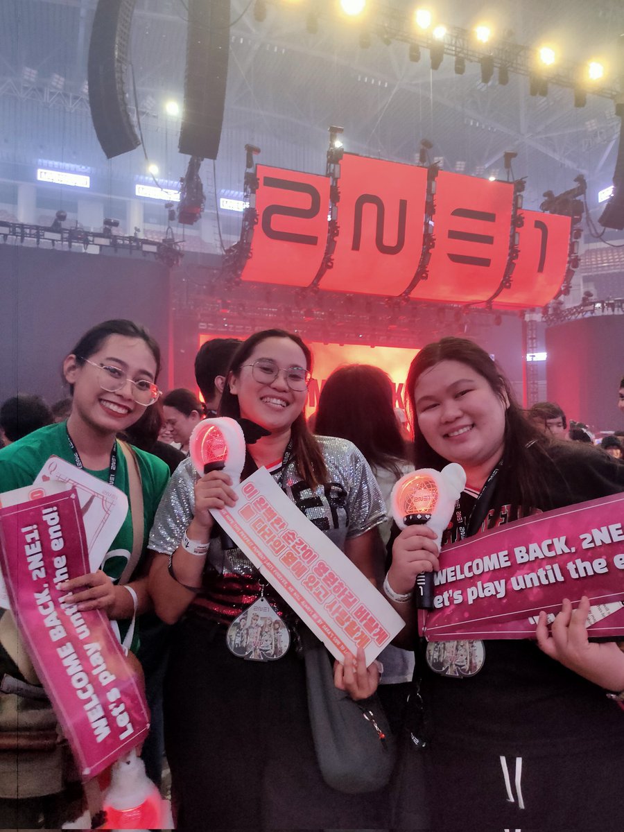 toonewan's tweet photo. My greatest dream come true 🥹
2NE1 is really the B.E.S.T! They were born to dominate the stage and they did just that. It's a flurry of emotions and grabe ang feet pain sa standing but definitely worth it to see the girls up close. Will be waiting for your return! 💯 https://t.co/WE4B5WCSLG