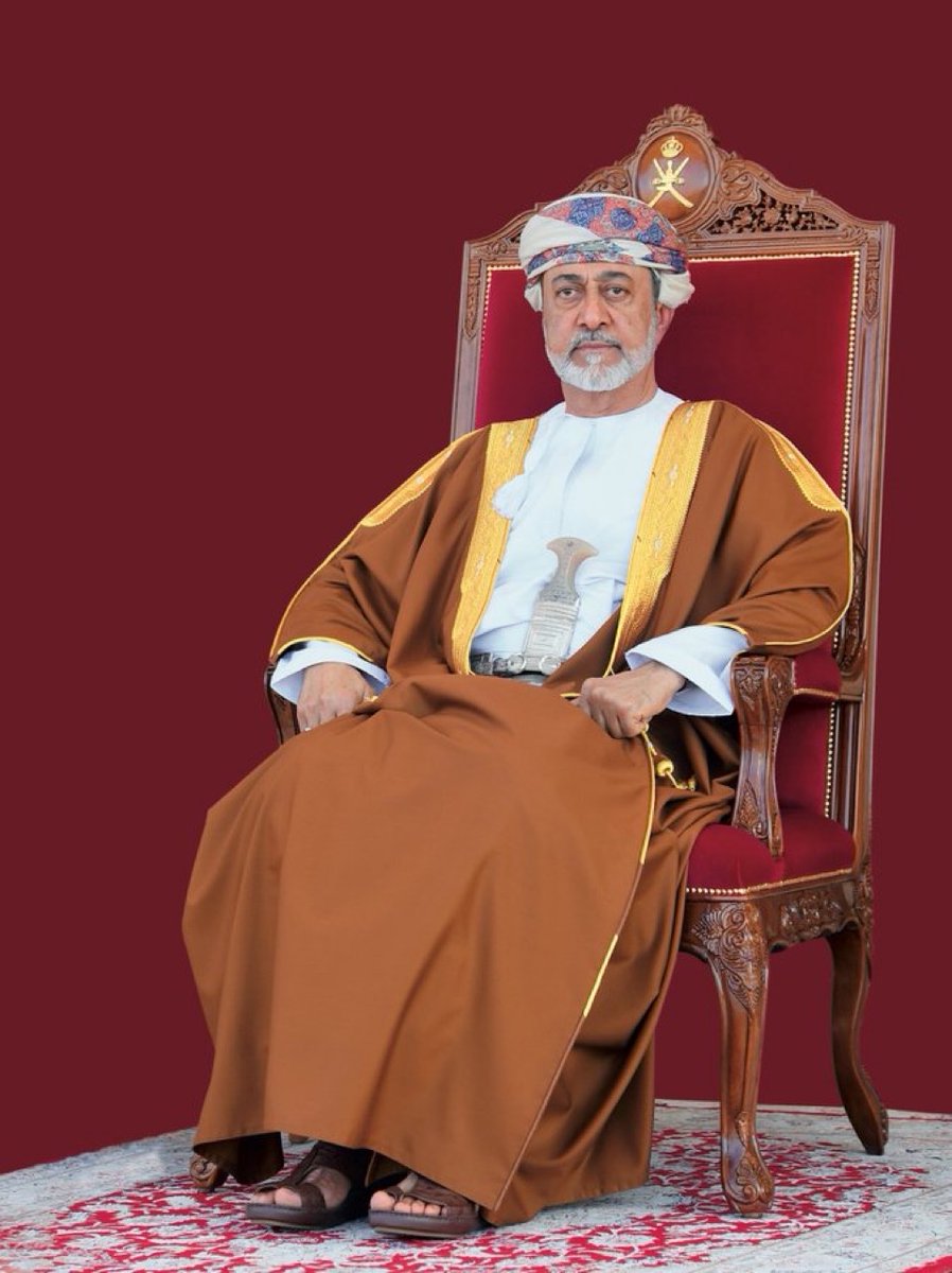 morningyouth's tweet photo. هذا صباح العيد،تكتسي فيه عمان الجلال والبهاء ،صباح نرفع فيه النشيد والعَلم،وعمان بفضل الله،وقيادة سلطاننا هيثم تسير في الطريق المرسوم بخطى راسخة

فطوبى لك المجد يا موطني
 وعيش كريم سما أرغدا

صباح عمان ،وفي ضياء عيني سلطاننا هيثم نور الزمن الباهي لعمان ومستقبلها،ونهضتنا المتجددة https://t.co/Tj2T6x2DlE