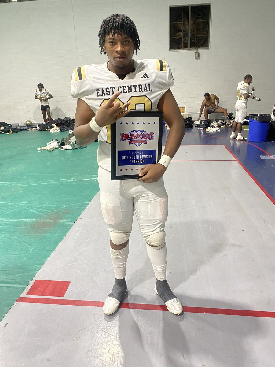 Emmanuel Robinson tweet media