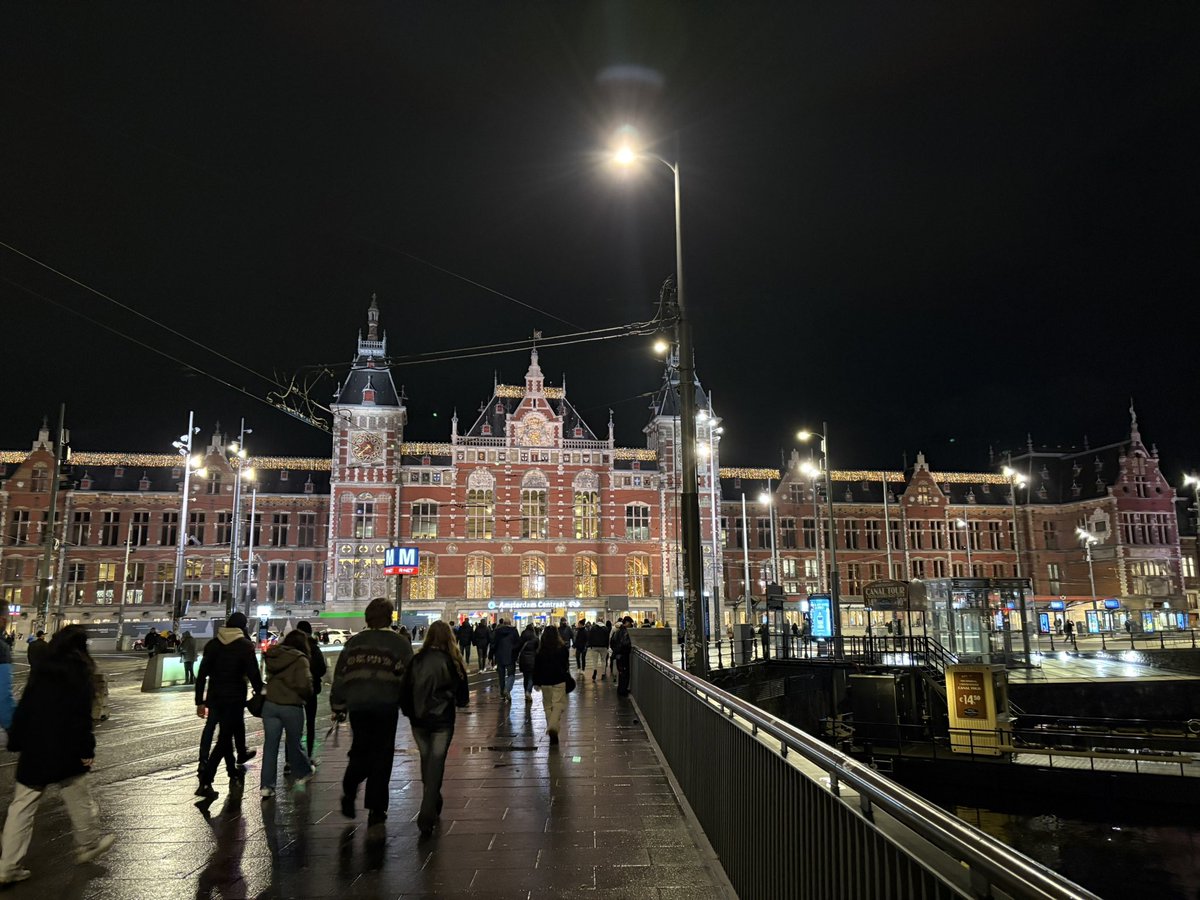 madeforthis471's tweet photo. Amsterdam lit 🔥 https://t.co/V5PATgiwxt