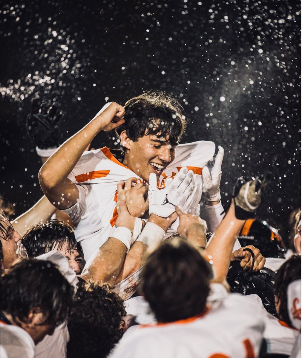KenJBarro's tweet photo. BLEEDORANGE!
Success isn’t just wins and losses. It is Family, Faith, Love and Character! The CULTURE at CDS FOOTBALL is 💯!
If you don’t know maybe you don’t know football. TEAM 2024 ❤️@Domonick_Ruiz @CoachBarro @CoachJCDS @jacob_helt11 @_jamar13 @Tristan_Richey @Keane_Abril @Landen_Lawsonn @joey_teeeeee