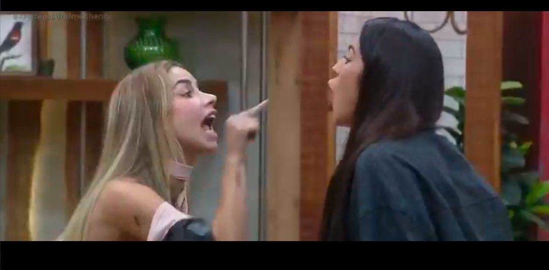 Oni_presente's tweet photo. Por falar nisso... Cena 4

#AFazenda16 https://t.co/K5SlbtPvnu