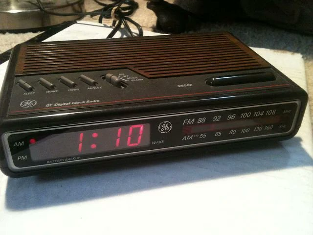 jesus_osorior's tweet photo. Si te desplazas por este hilo, te alegrarás el día y te traerán muchos recuerdos 🧵

20 imágenes que te traerán nostalgia: 

1. El despertador de GE que todos parecían tener https://t.co/83ckmhqeUq