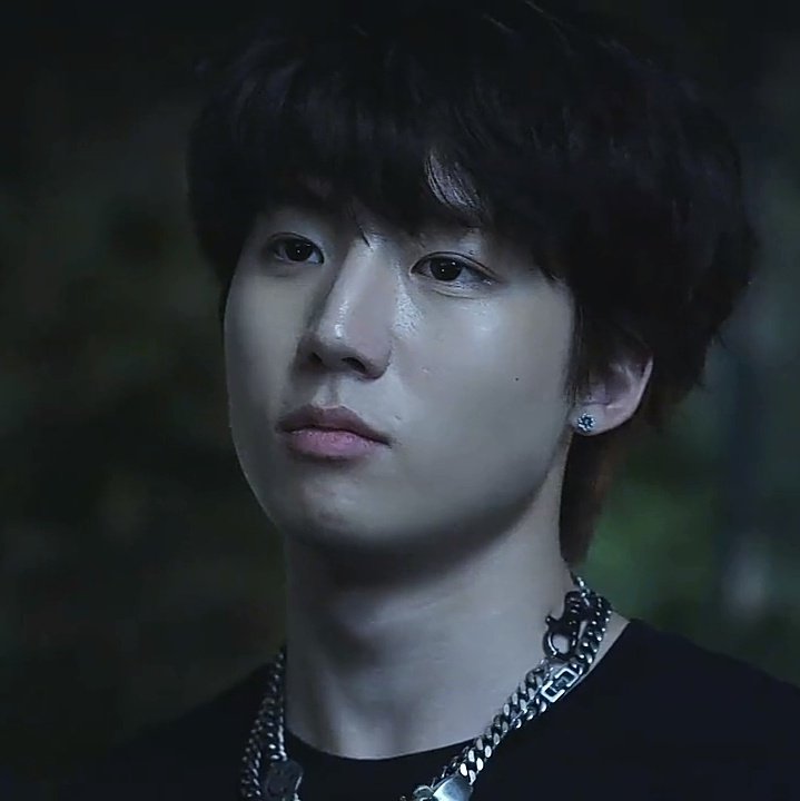 leegeonucore's tweet photo. the way you can't see any remorse on his face AT ALL 😭 he dgaf #GEONU #EccentricRomance https://t.co/WhYOGzeJf1