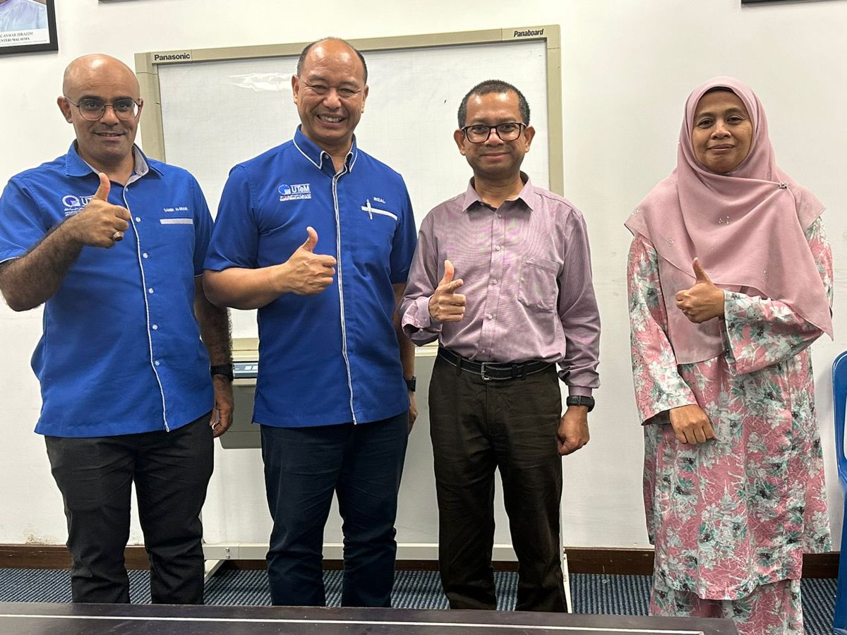 IPTK_UTeM's tweet photo. 23 Oktober 2024 - Sekitar Sesi Lawatan Pemeriksa Luar bagi Program Program Sarjana Pengurusan Maklumat Perniagaan (MIIM) dan Program Sarjana Pengurusan Perniagaan Kejuruteraan (MIEM) oleh Prof. Ts. Dr. Khairur Rijal Jamaludin dari UiTM. https://t.co/PuCvott3fK