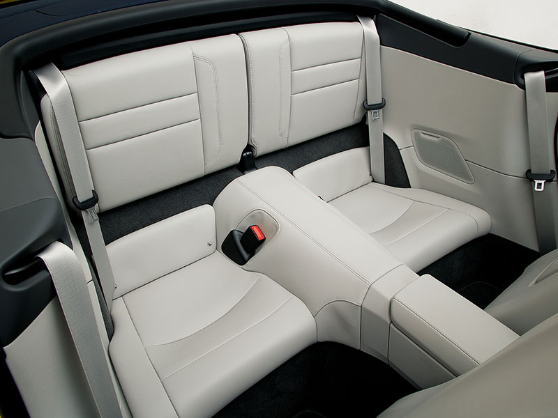 StudioWM0615's tweet image. 令和2年　ポルシェ 911 （Type992）カレラ カブリオレ PDKになります。

非常に魅力があるメーカーオプションを合計2,629,000円選択されています。

【お車の情報】
studiowm.jp/stockcar/911/

☆TEL. 0586-64-9717
☆MAIL. info@studiowm.jp 
☆LINE.  @834nigal

#porsche911carrera #911cabriolet