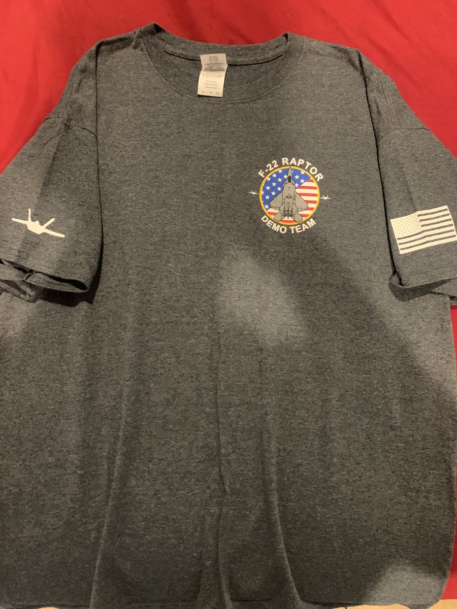 Firkiin's tweet photo. Very nice F-22 Raptor demo team shirt! Size XL. https://t.co/wseg4aIPch