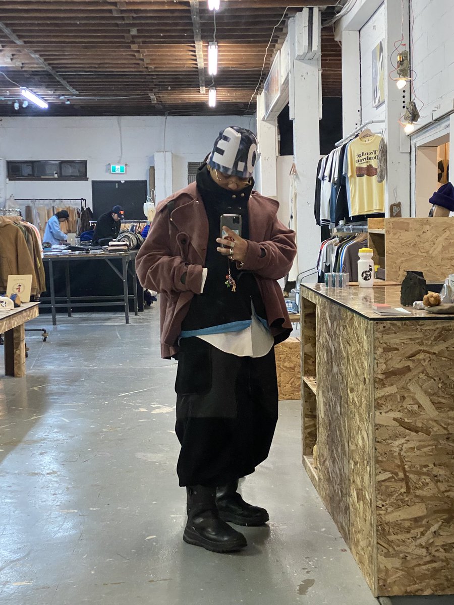 ( ◜◡‾)(‾◡◝ ) (@jovialoid) on Twitter photo 