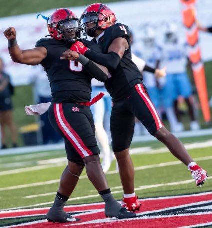 Blessed to receive an offer from North Greenville University 🔴⚫️<a href="/CoachTyYoung/">Ty Young</a> @HBCFarrington <a href="/CoachStuCoggins/">Stu Coggins</a> <a href="/JUCOFFrenzy/">JUCO Football Frenzy</a> <a href="/JuCoFootballACE/">JuCo Football Forer</a>