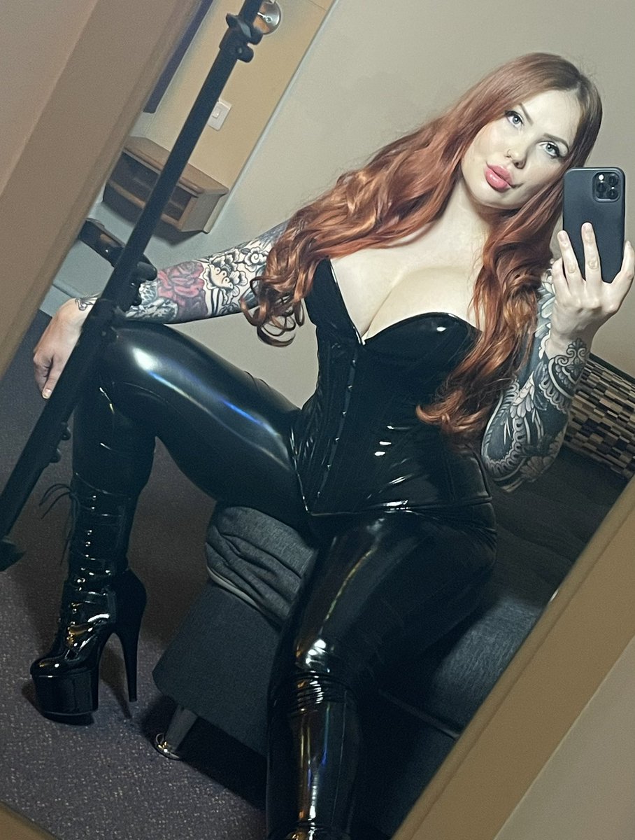 Earn your place at my feet. 🧎‍♂️
FREE LINK BELOW