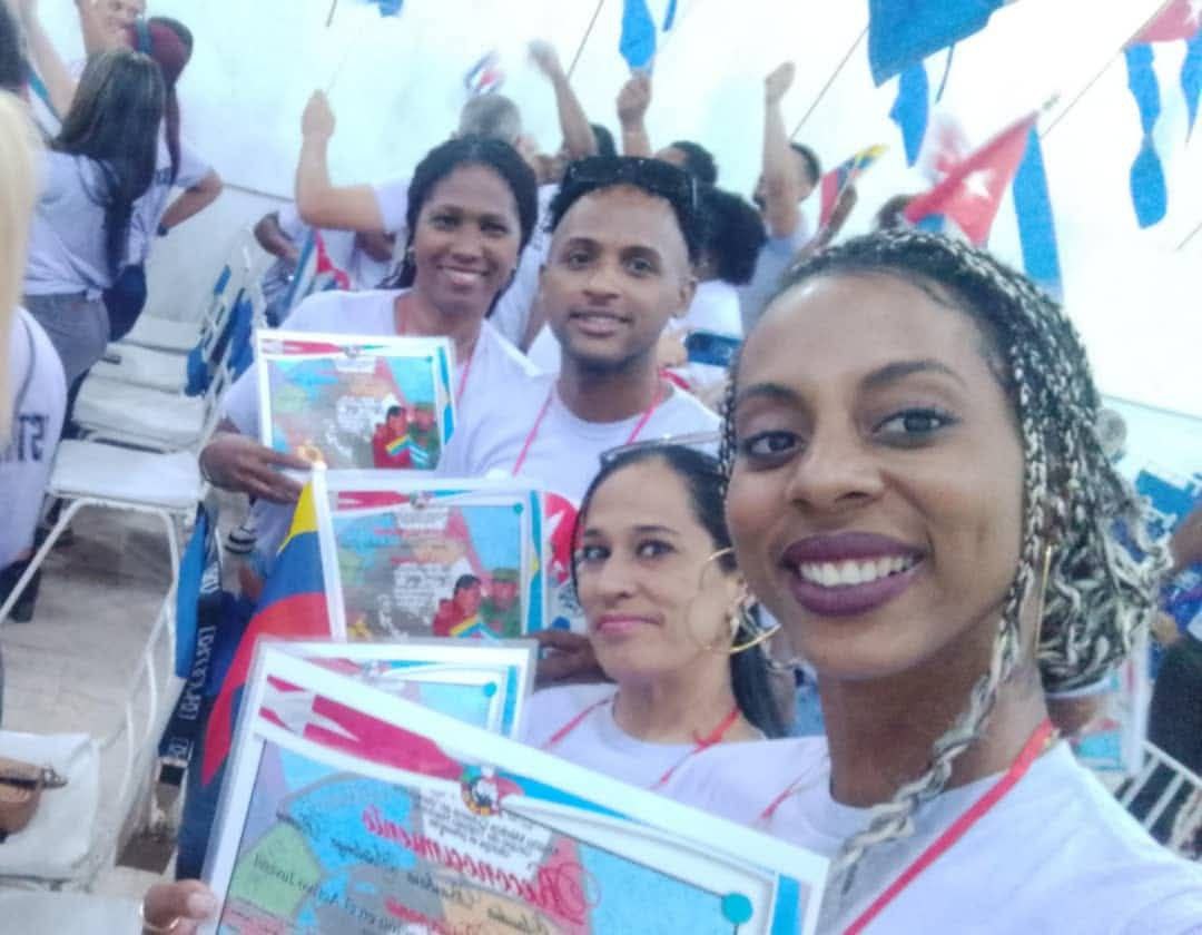 Los integrantes de la delegación del Estado Delta Amacuro al activo juvenil regional, expresan su felicitación a los estudiantes en su día ¡Feliz Día Internacional de los Estudiantes!
🇨🇺🇨🇺🇨🇺🇻🇪🇻🇪🇻🇪
#CubaPorLaVida

#FidelPorSiempre