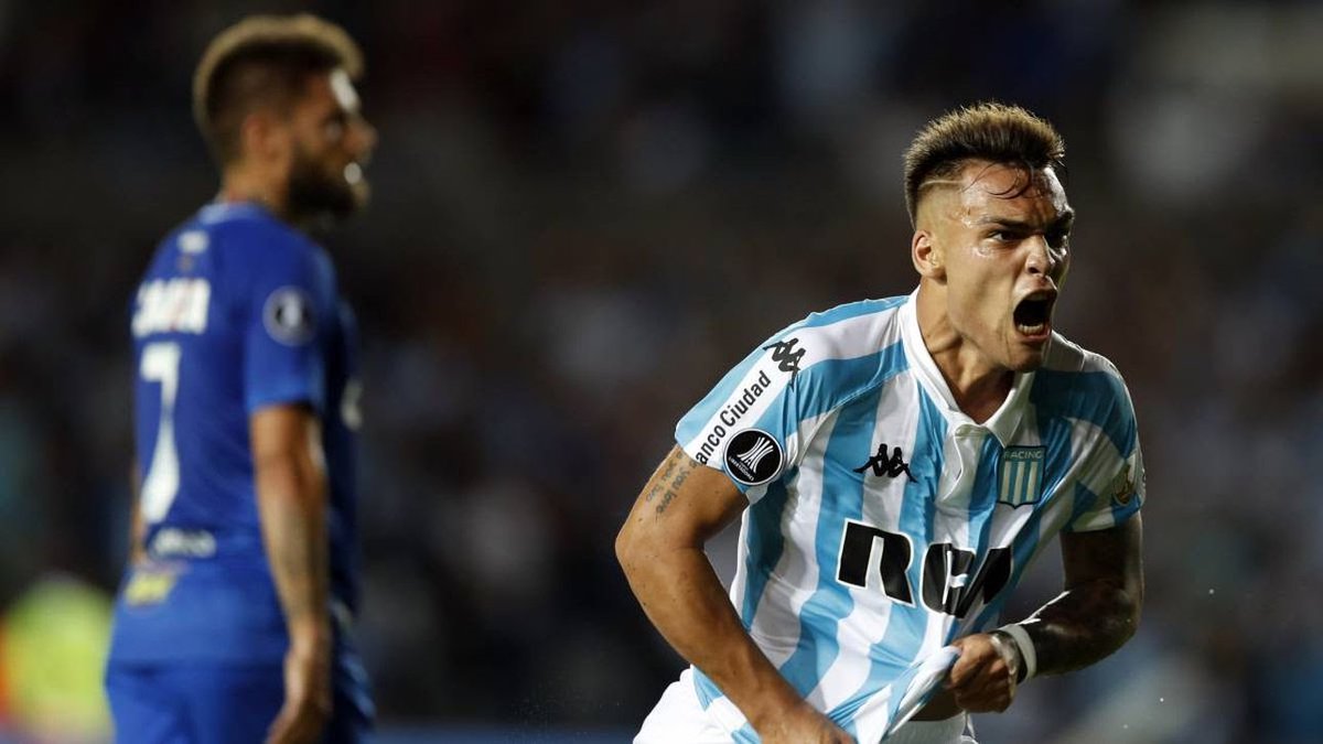 LautaroM22_'s tweet photo. 🔥 La noche del hat trick. https://t.co/FsOXFhFbAz
