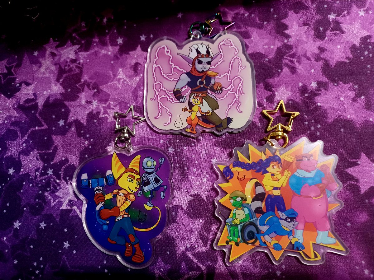 TapixT_'s tweet photo. Shop update! Introducing the Playstation Pals :3 Three double-sided keychains of the Sony Trio! Get your favorite or bundle them together for 15% off the whole set!

#playstation #jakanddaxter #naughtydoggames #ratchetandclank #insomniacgames #slycooper #suckerpunchproductions https://t.co/leyqlWAHvA