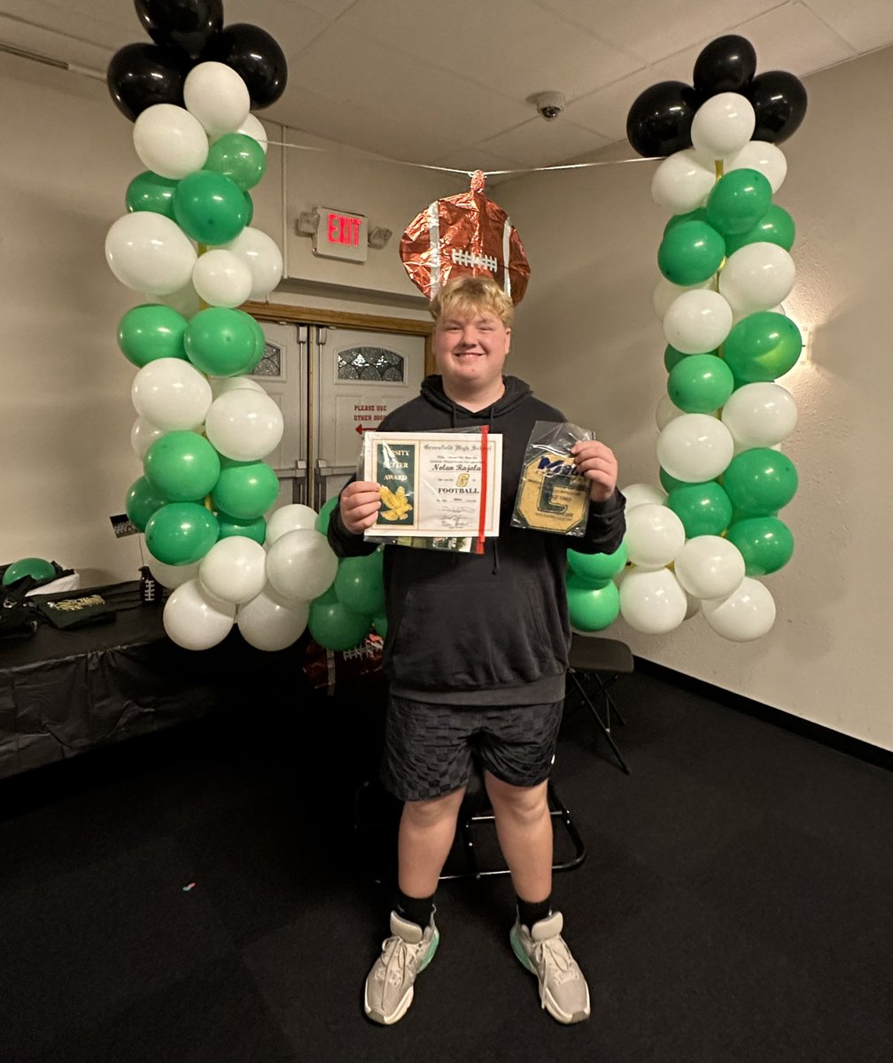 NolanRajala's tweet photo. Freshman year football banquet tonight, got my first Varsity patch. #Football #highschoolfootball #OLine #FirstYear https://t.co/U1vRqRh0Qs