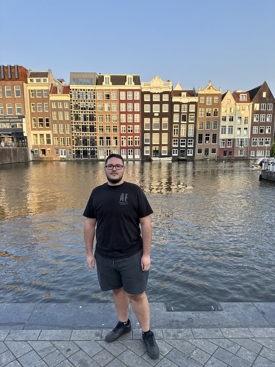 _kike_man's tweet photo. @DanAlivee Hit me up pa chubby with beard and glasses 😈 https://t.co/hLzqUfX0AC